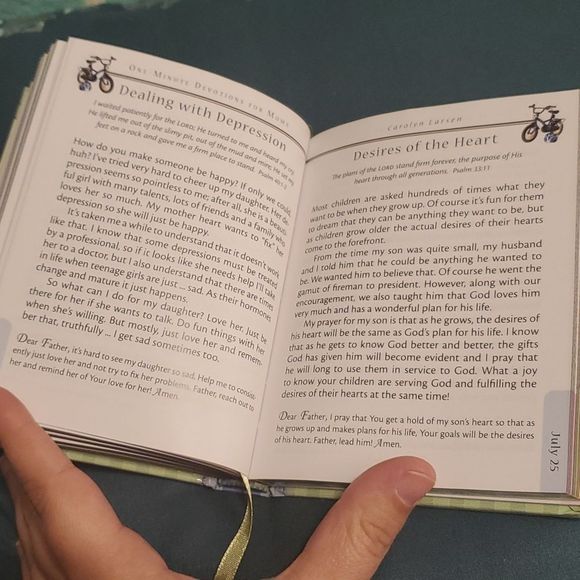One-Minute‎ Devotions for Mom by Carolyn Larsen Book - Picture 8 of 11